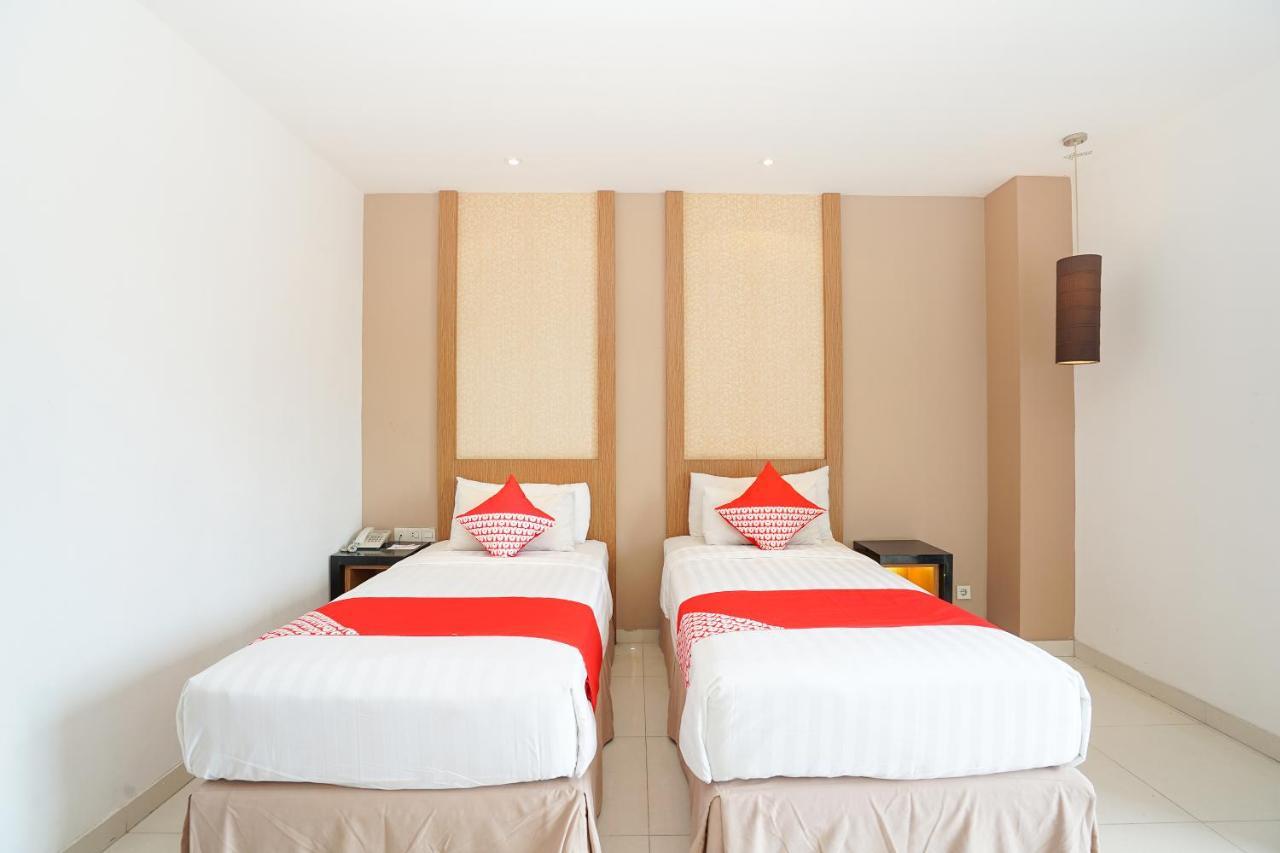 Oyo 197 Prime Royal Hotel Kapasari Экстерьер фото