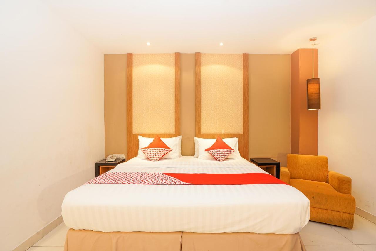 Oyo 197 Prime Royal Hotel Kapasari Экстерьер фото
