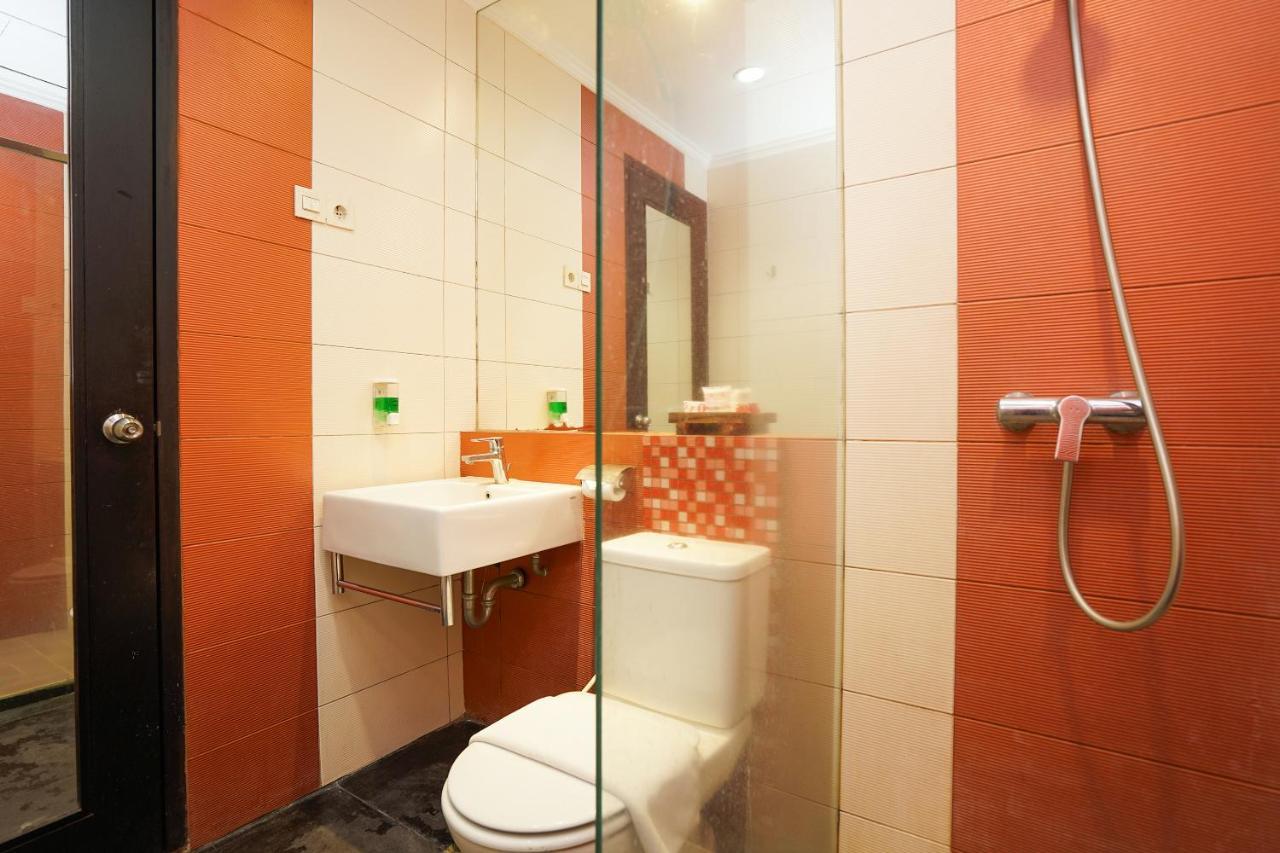Oyo 197 Prime Royal Hotel Kapasari Экстерьер фото